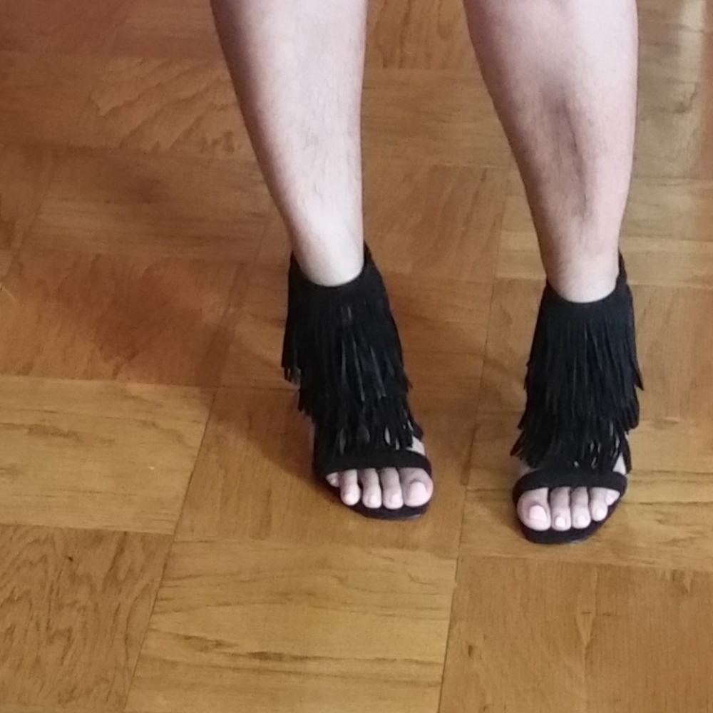 Shoes - Picture 3 of 4